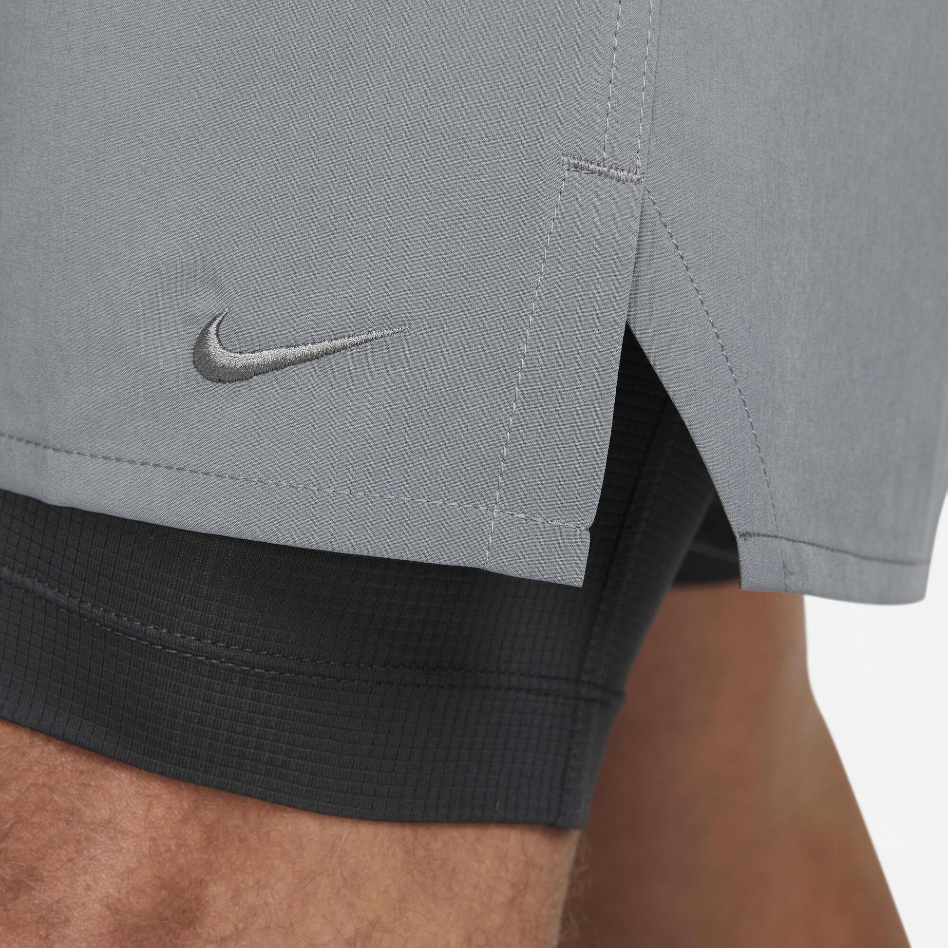 Men's Shorts NIKE M NK DF UNLIMITED WVN 7IN 2IN1
