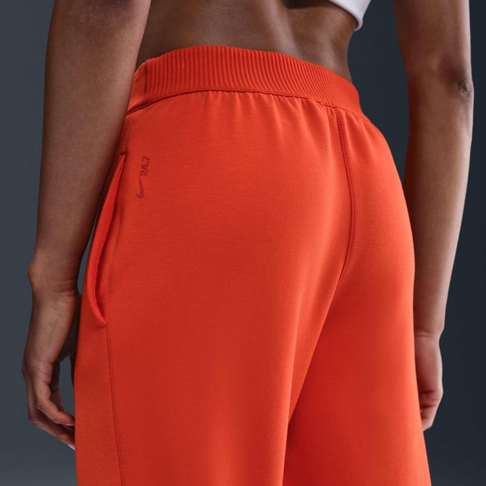 Image of Дамски Панталон NIKE W NK 24.7 DF MR JOGGER SOFT KN