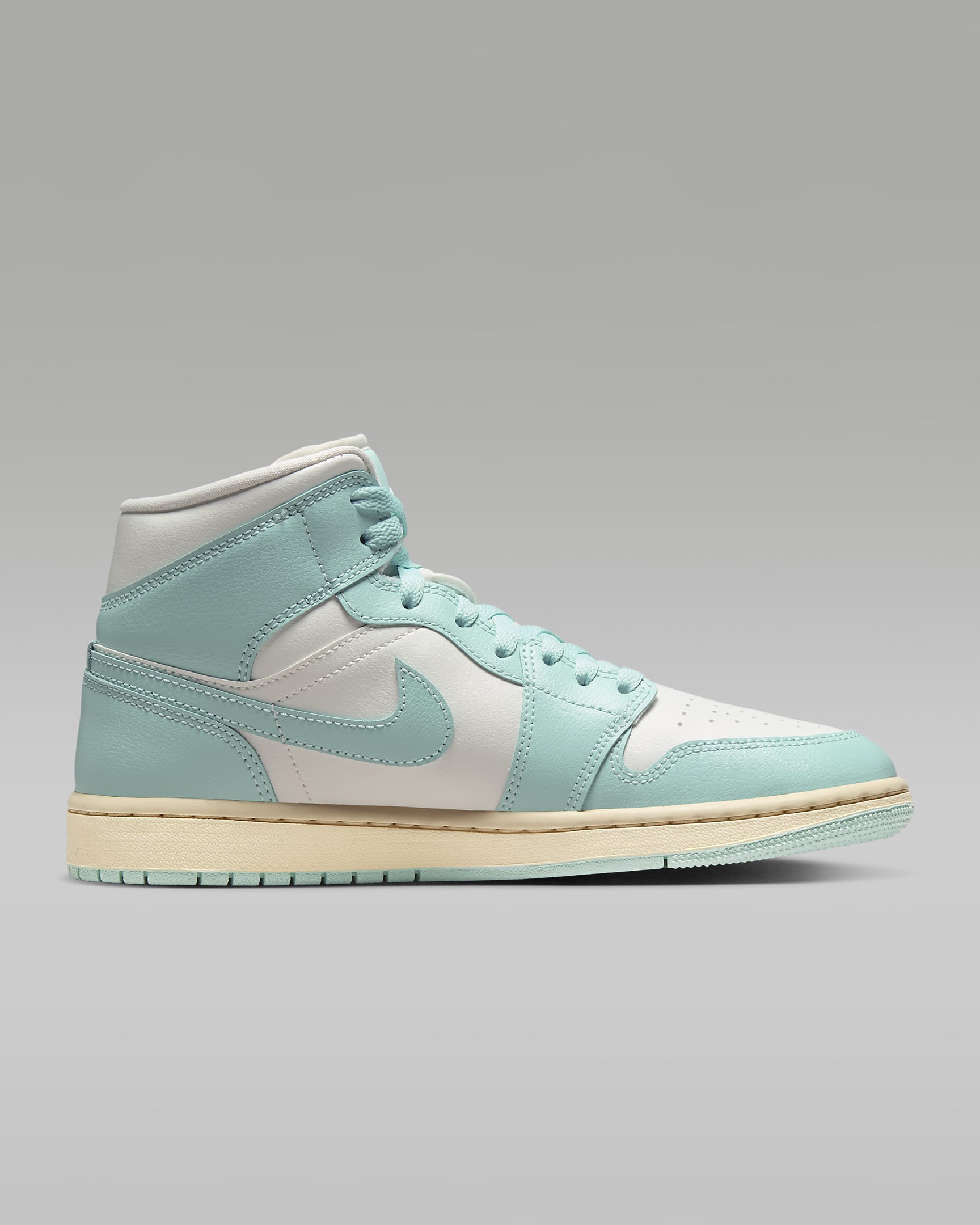 Image of Дамски Кецове NIKE WMNS AIR JORDAN 1 MID - Ballistic-sport