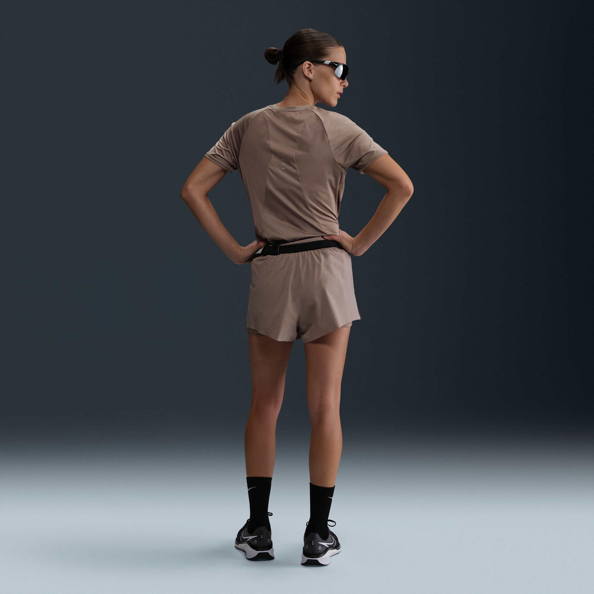 Дамска Тениска NIKE W NK SWIFT DF SS TOP