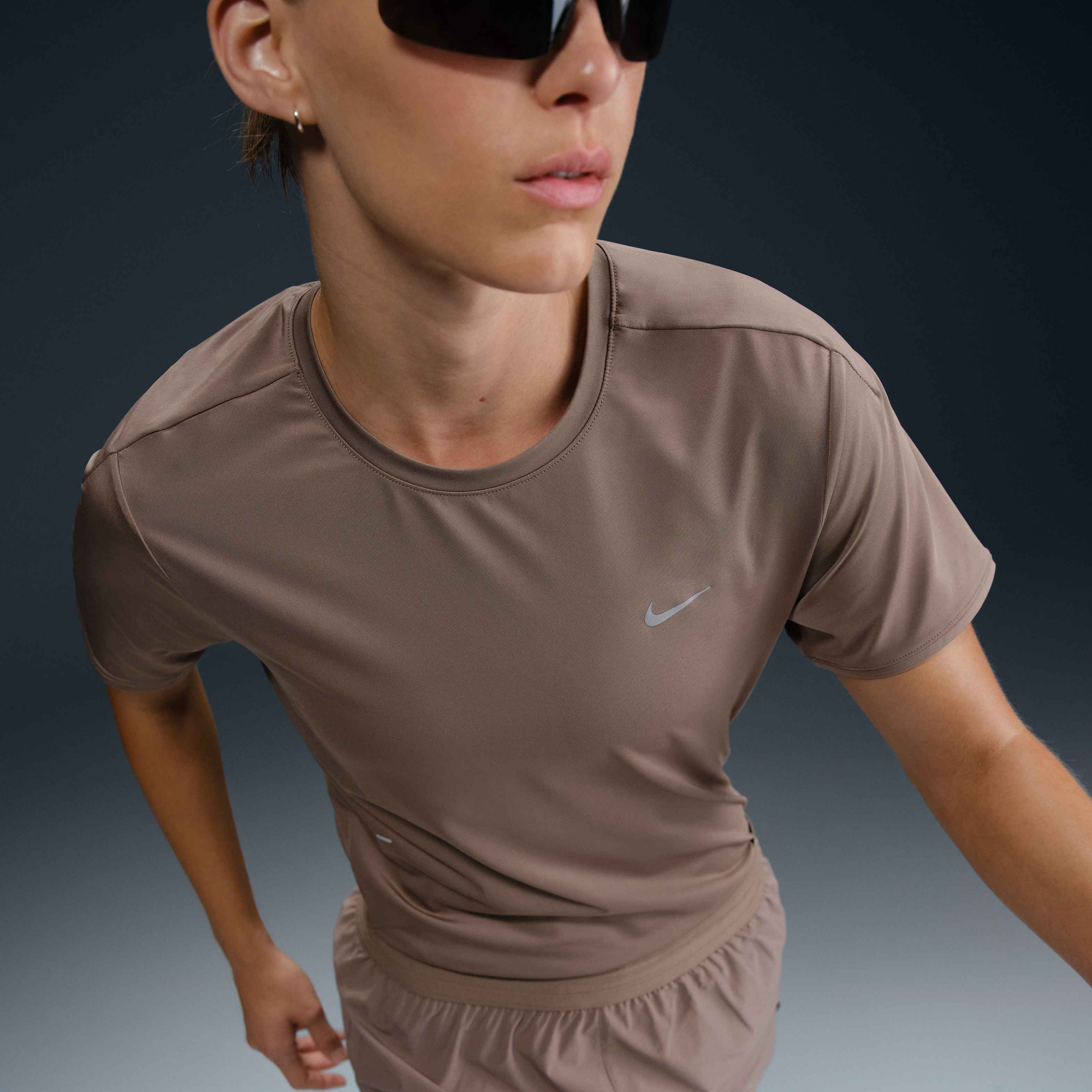 Image of Дамска Тениска NIKE W NK SWIFT DF SS TOP