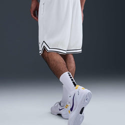 Image of Мъжки Къс панталон NIKE KB M NK PLEATED 8IN SHORT, Балистик, бял цвят