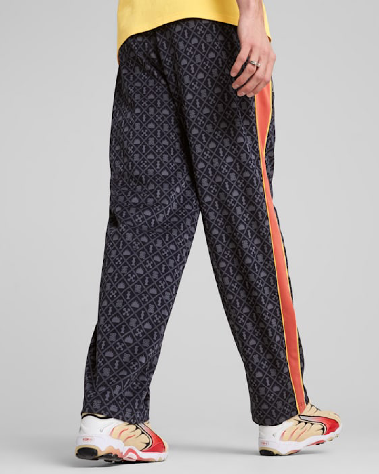 Men's Pants PUMA T7 ROAD TO UNITY AOP Relaxed Straight Track Pants DK op