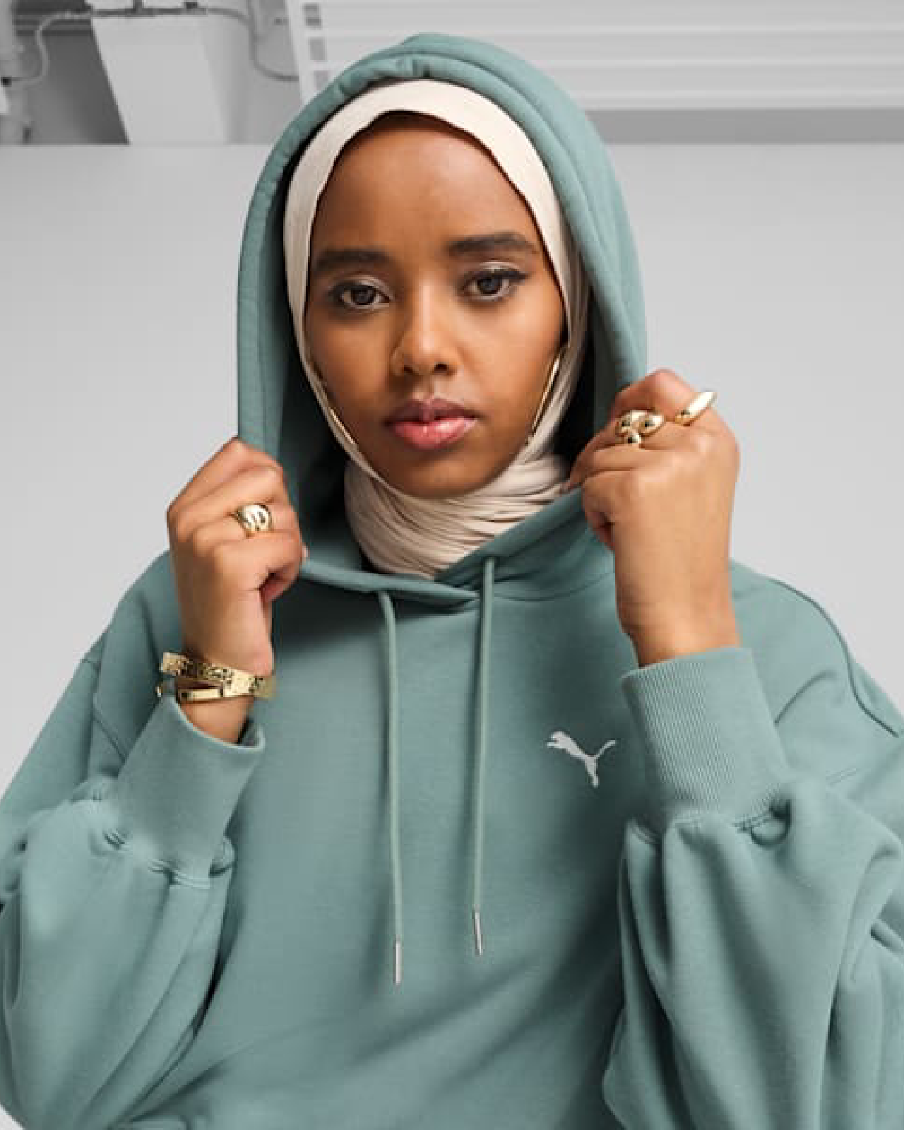 Image of Women's Sweatshirt PUMA WARDROBE ESS Cropped Hoodie TR