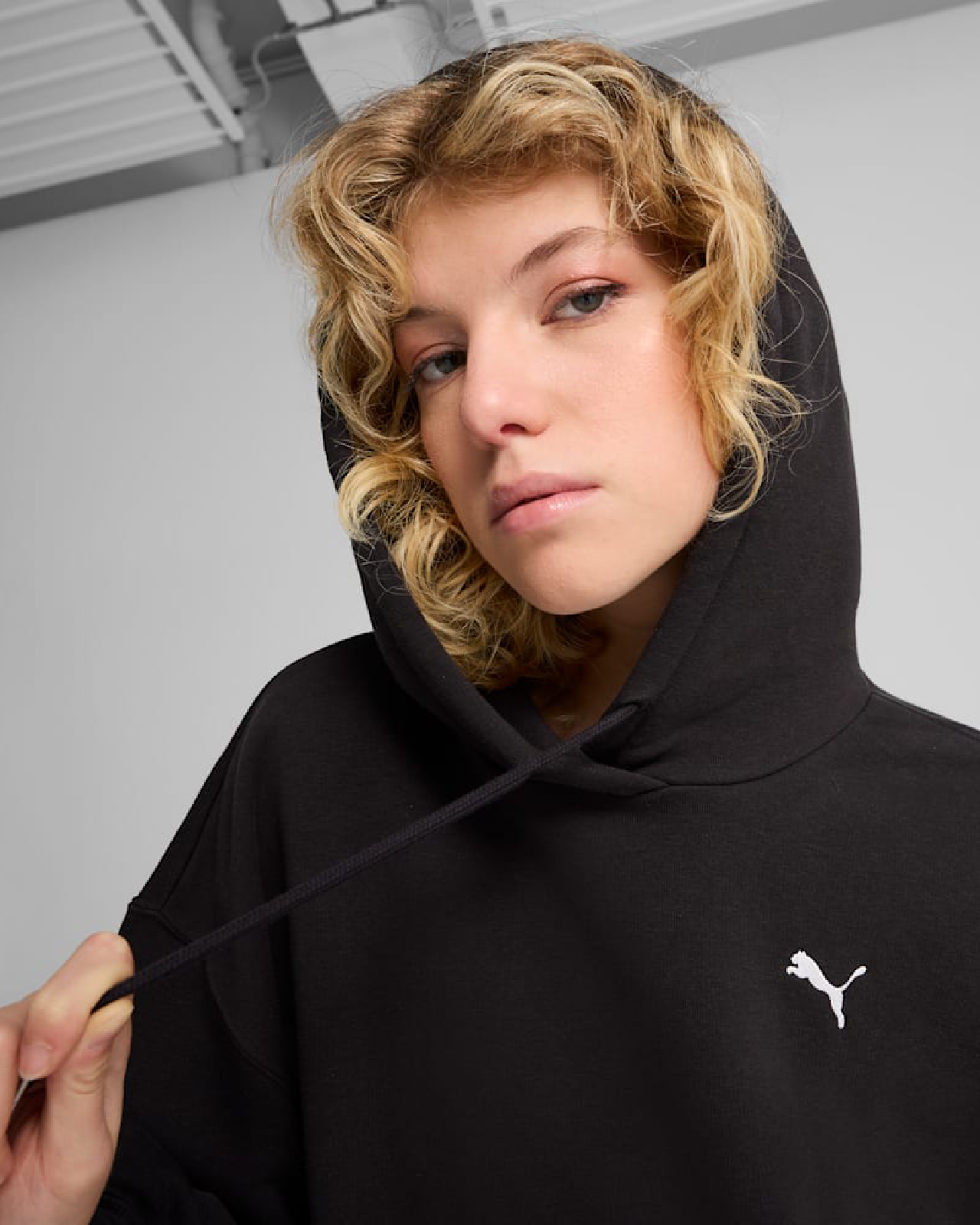 Image of Women's Sweatshirt PUMA WARDROBE ESS Cropped Hoodie TR