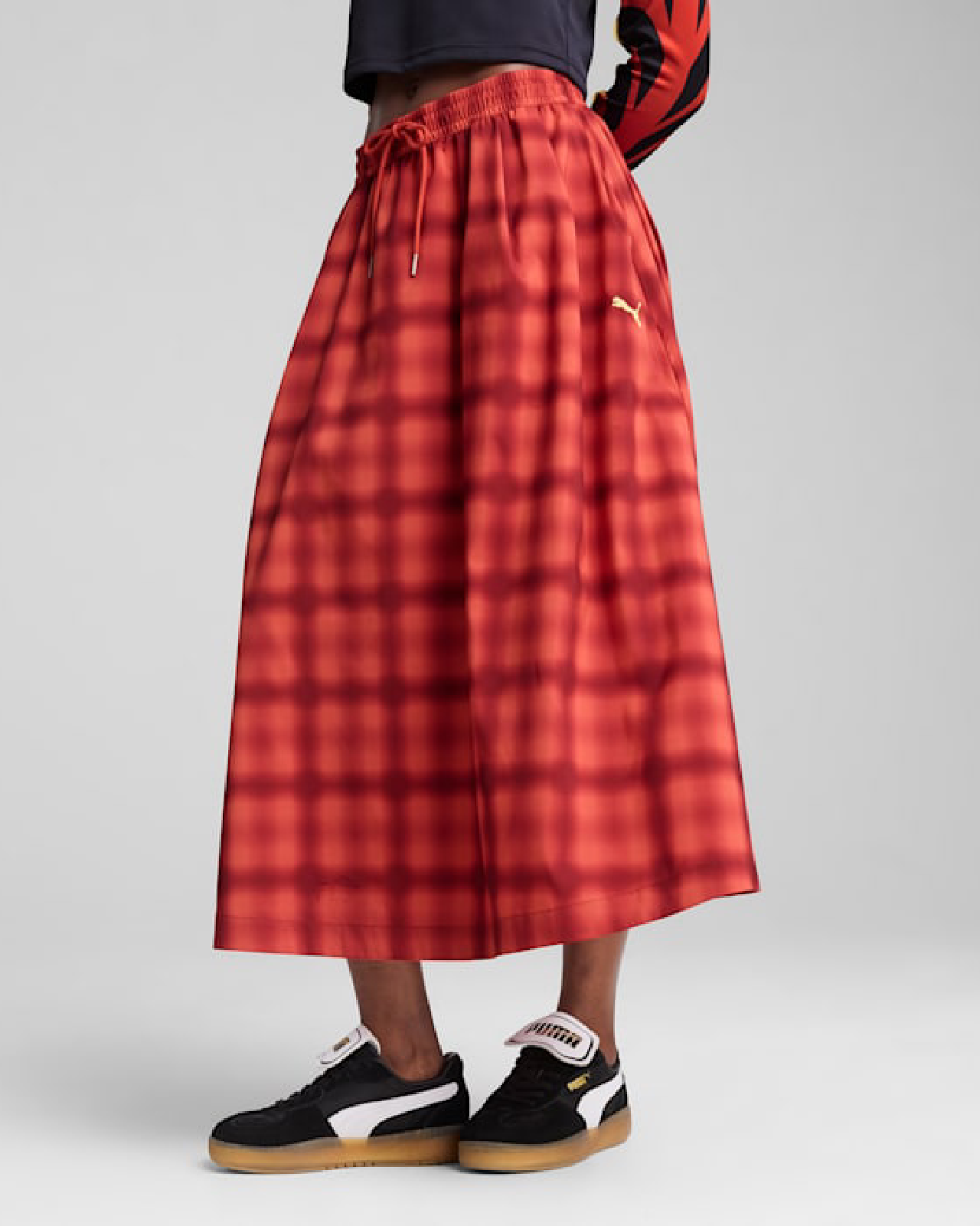 Image of Пола PUMA T7 ROAD TO UNITY Woven Midi AOP Skirt