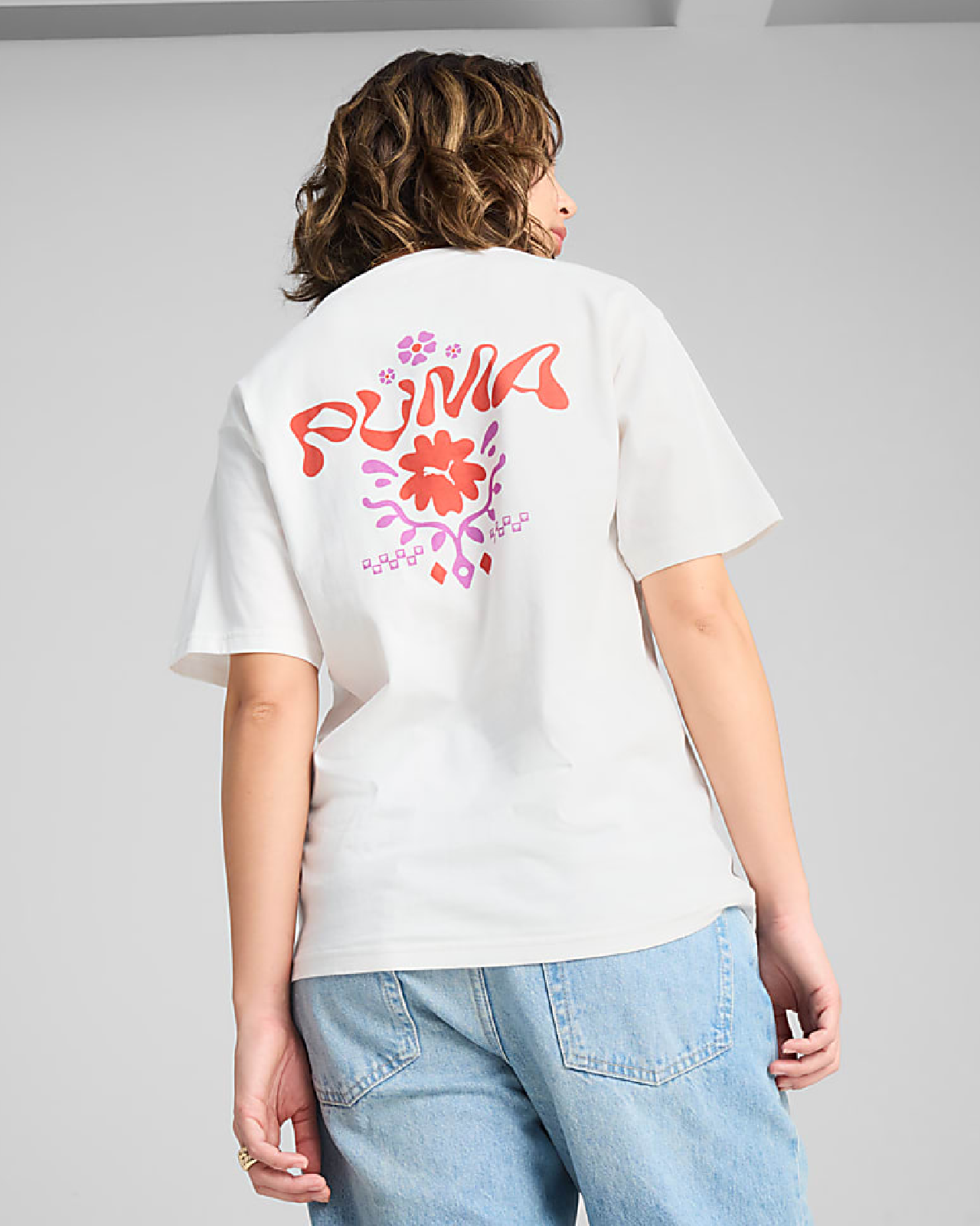 Image of Дамска Тениска PUMA WARDROBE ESS FLORAL PACK Relaxed Graphic Tee