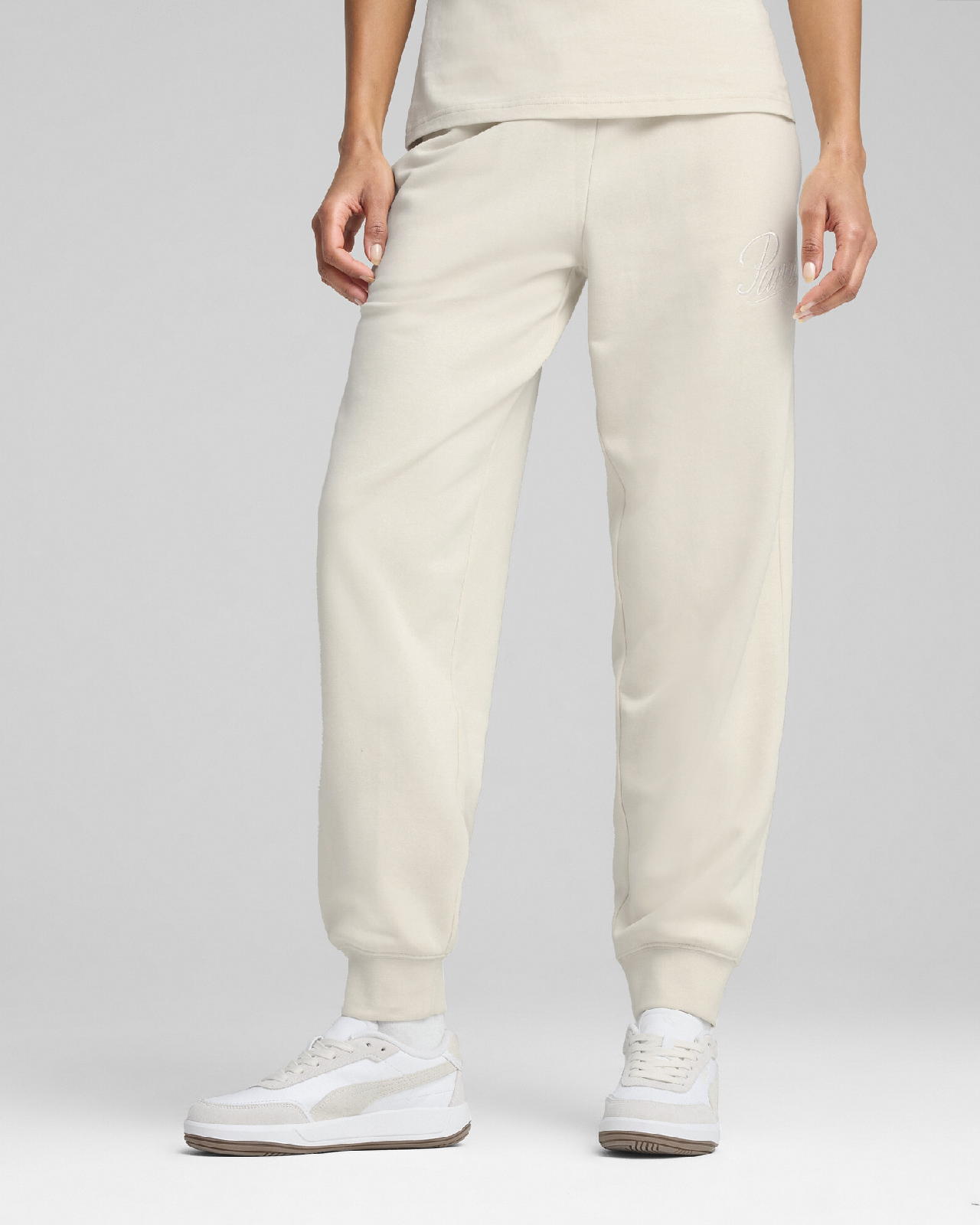 Дамски Панталон PUMA ESS SCRIPT Sweatpants TR cl