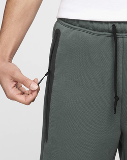 Image of Мъжки Къс панталон NIKE M NK TCH FLC SHORT - Ballistic-sport