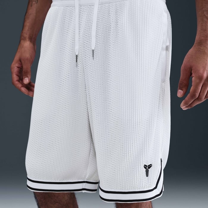 Мъжки Къс панталон NIKE KB M NK PLEATED 8IN SHORT, Балистик, бял цвят