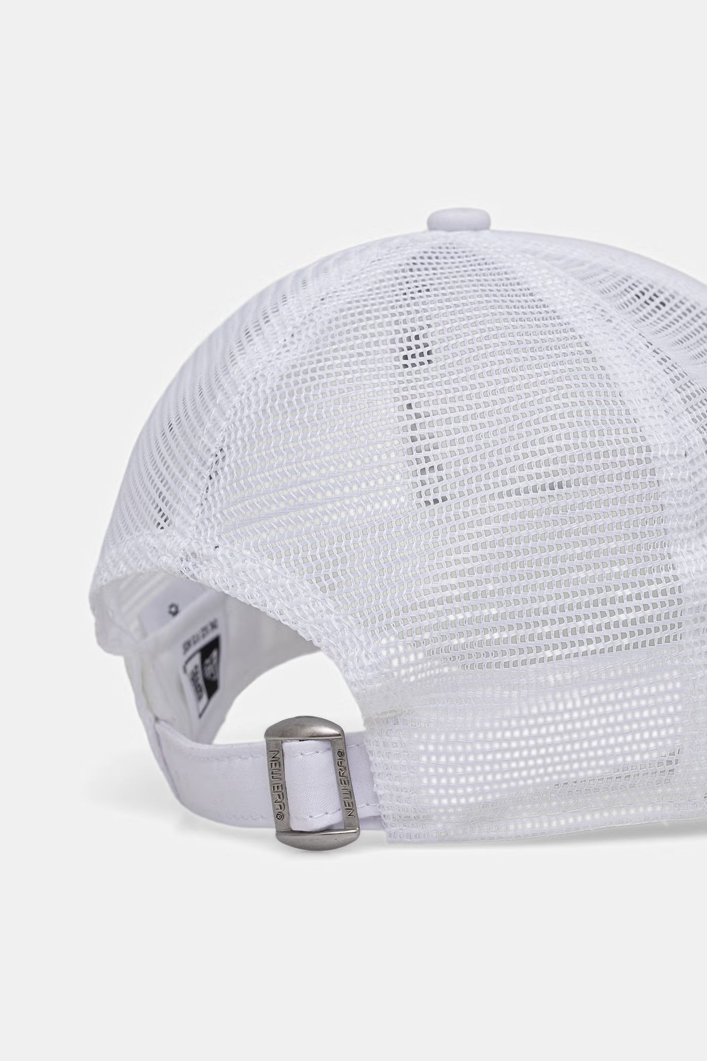 Image of Шапка FLAWLESS 9FORTY TRUCKER NEYYAN WHI