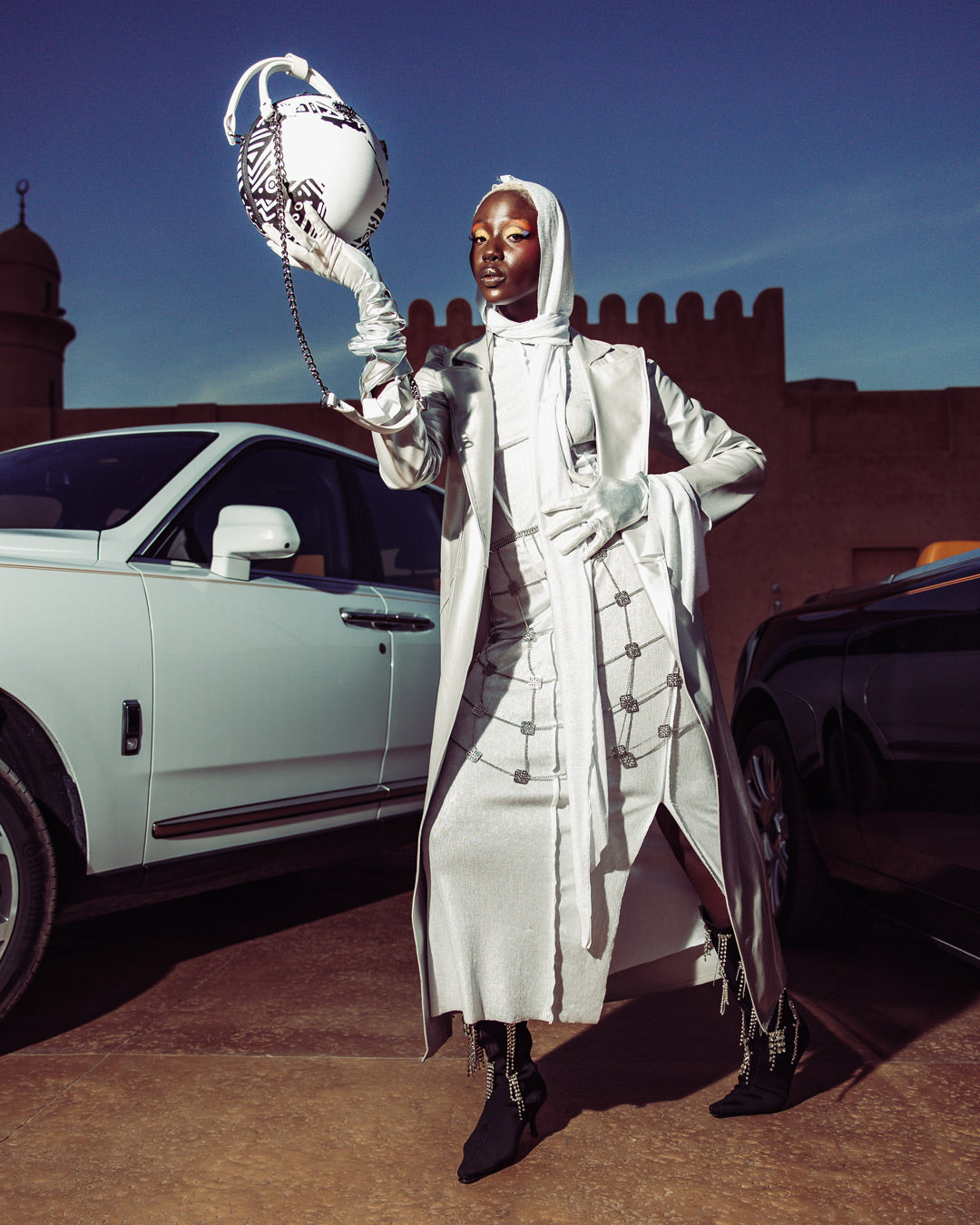 Image of Унисекс Чанта SPRAYGROUND Ai TRIBAL COURTURE GLOBE HANDBAG-910B5634NSZ- Ballistic sport, Балистик