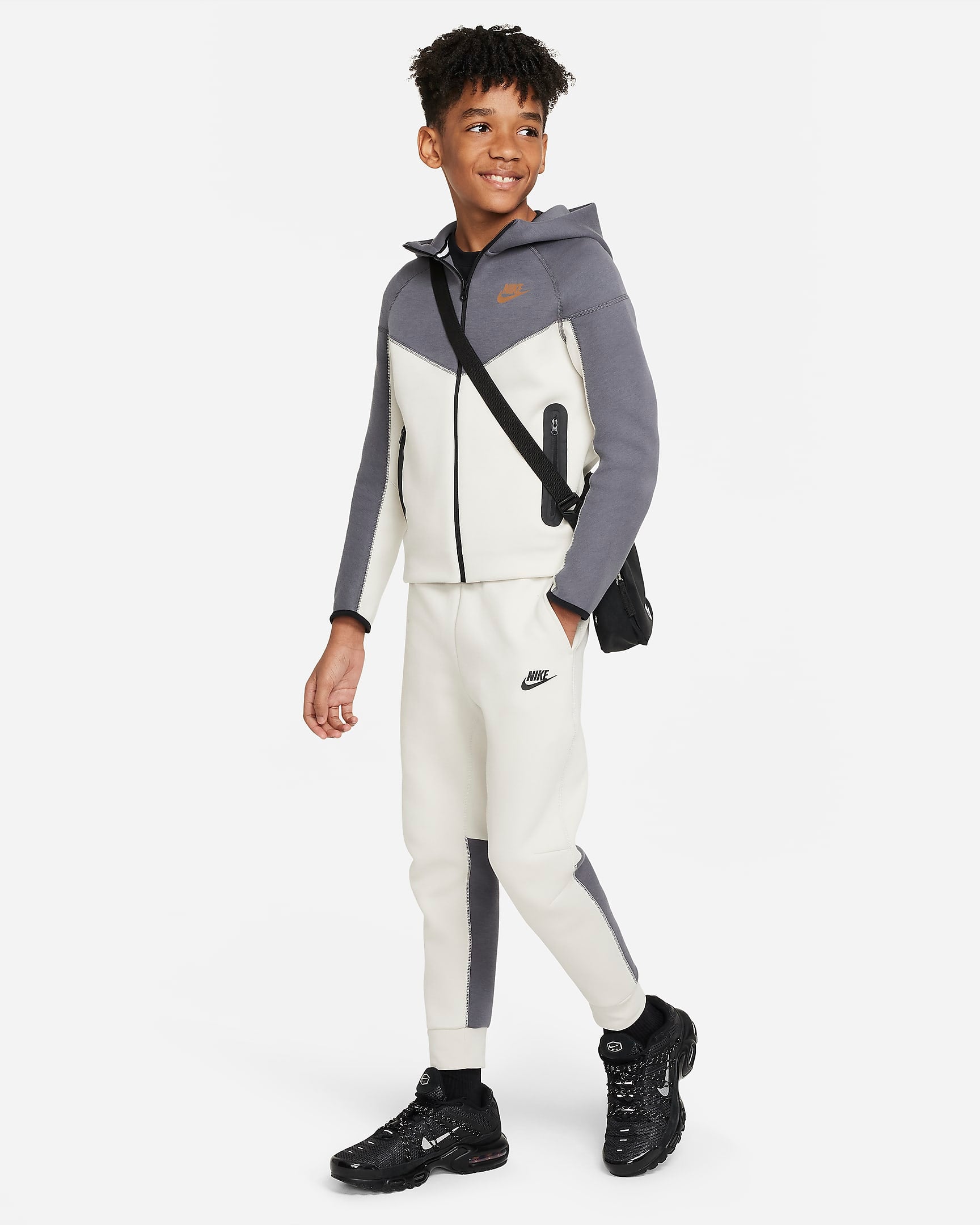 Image of Юношески Панталон NIKE B NSW TECH FLC PANT - Ballistic-sport