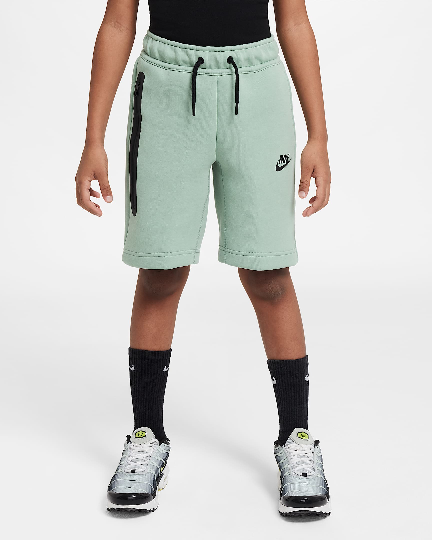 Image of Детски Къс панталон NIKE B NSW TECH FLC SHORT