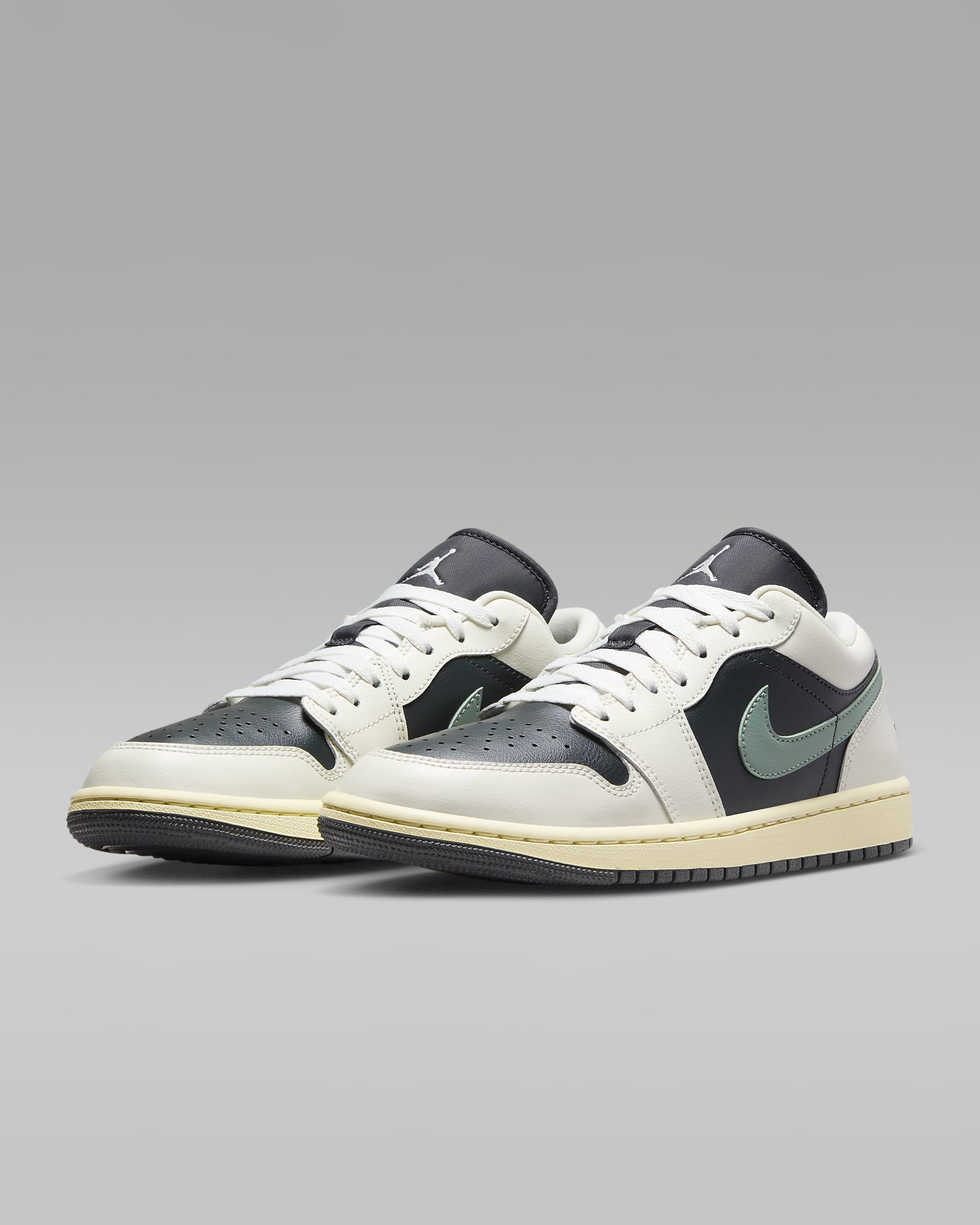 Дамски Кецове NIKE WMNS AIR JORDAN 1 LOW - Ballistic-sport