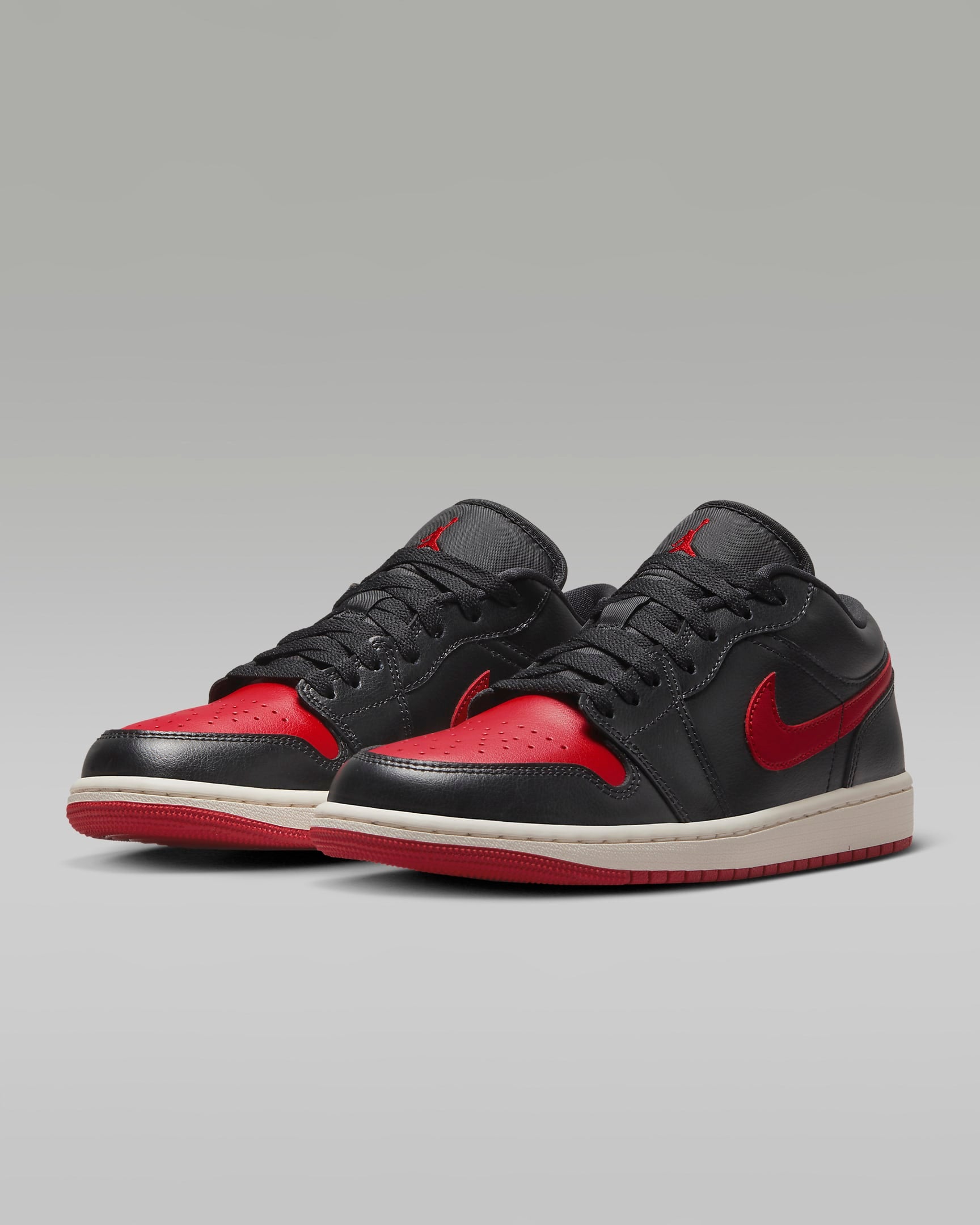 Image of Дамски Кецове NIKE WMNS AIR JORDAN 1 LOW - Ballistic-sport