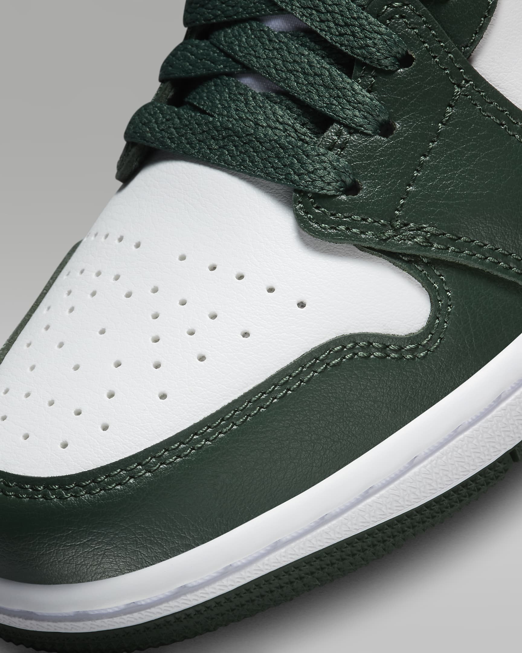 Дамски Кецове NIKE WMNS AIR JORDAN 1 LOW - Ballistic-sport
