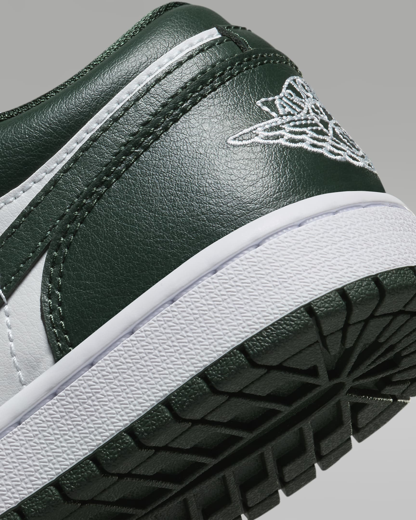 Дамски Кецове NIKE WMNS AIR JORDAN 1 LOW - Ballistic-sport