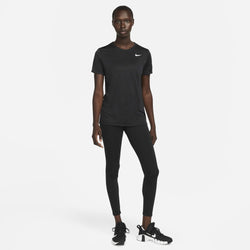 Image of Дамската Тениска NIKE е идеална за Вашата тренировка, черен цвят
