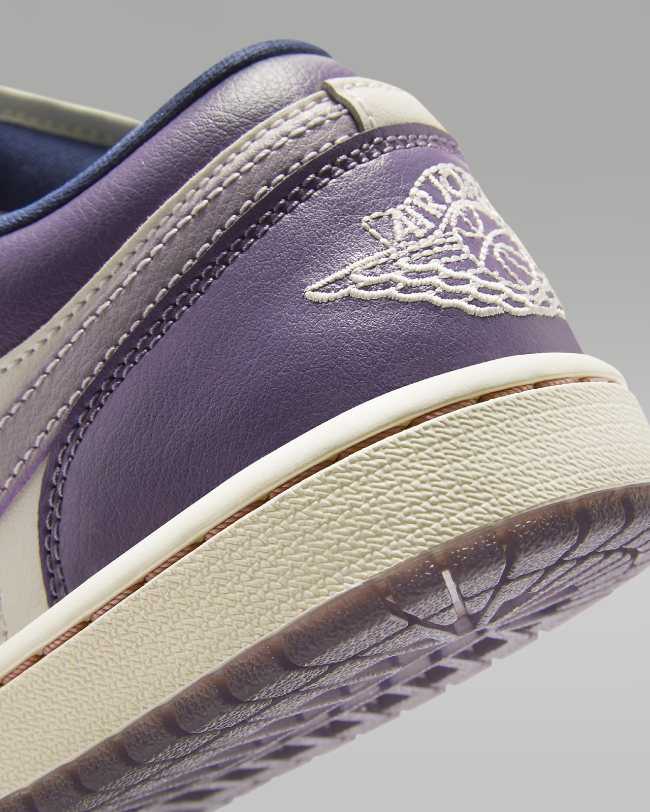 Дамски Маратонки NIKE WMNS AIR JORDAN 1 LOW GCEL - Ballistic-sport
