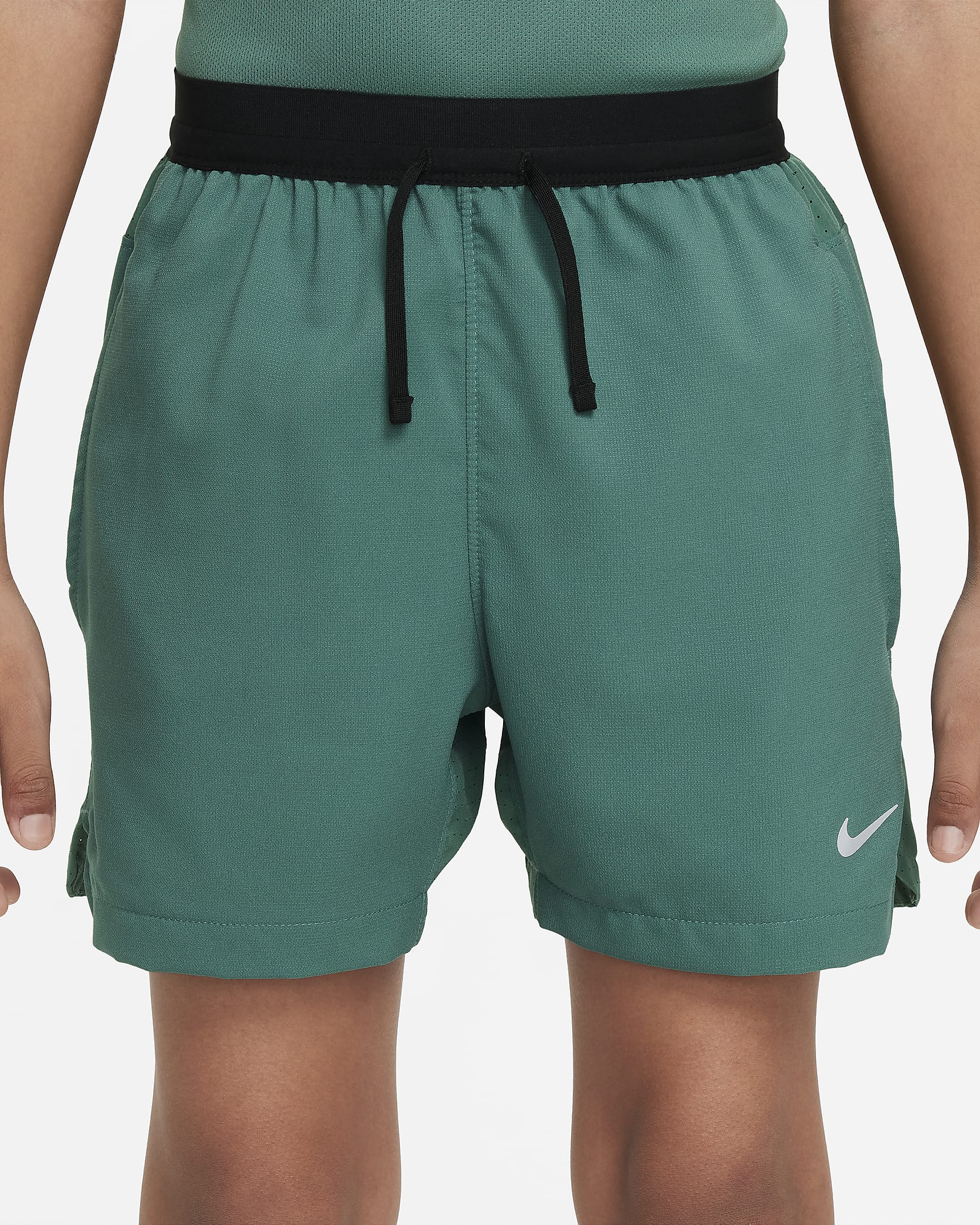 Image of Юношески Къс панталон NIKE B NK DF MULTI TECH SHORT - Ballistic-sport