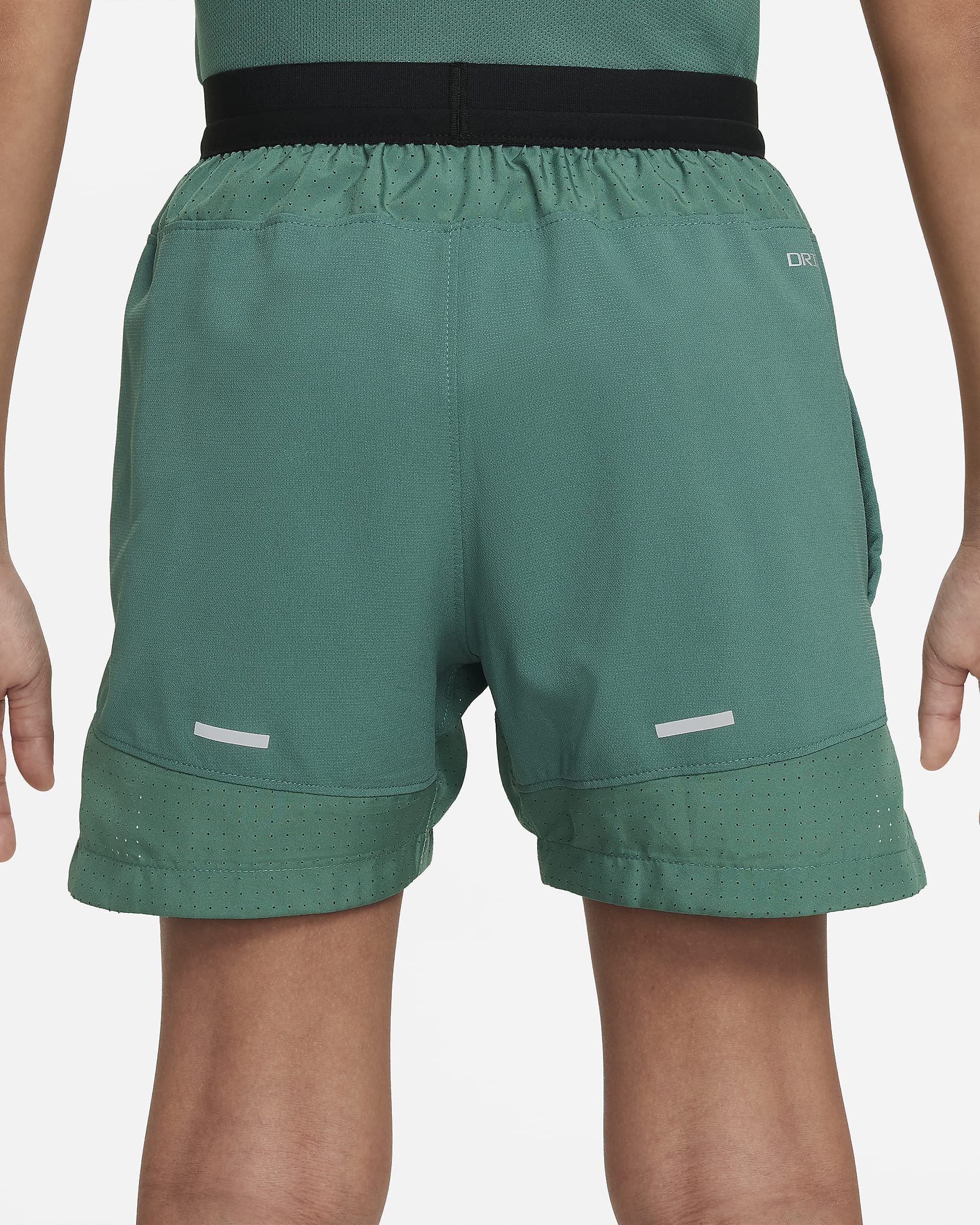 Image of Юношески Къс панталон NIKE B NK DF MULTI TECH SHORT - Ballistic-sport