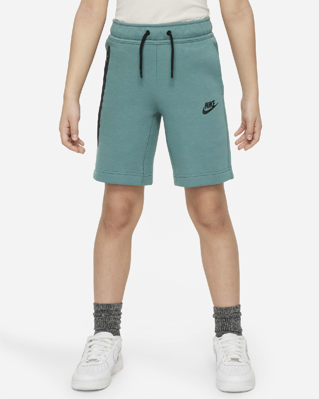 Image of Юношески Къс панталон NIKE B NSW TECH FLC SHORT - Ballistic-sport