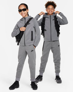 Image of Юношески Суитшърт NIKE B NSW TECH FLC FZ WINTERIZED - Ballistic-sport