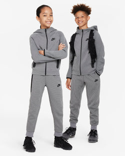Image of Юношески Панталон NIKE B NSW TECH FLC PANT WINTERIZED - Ballistic-sport
