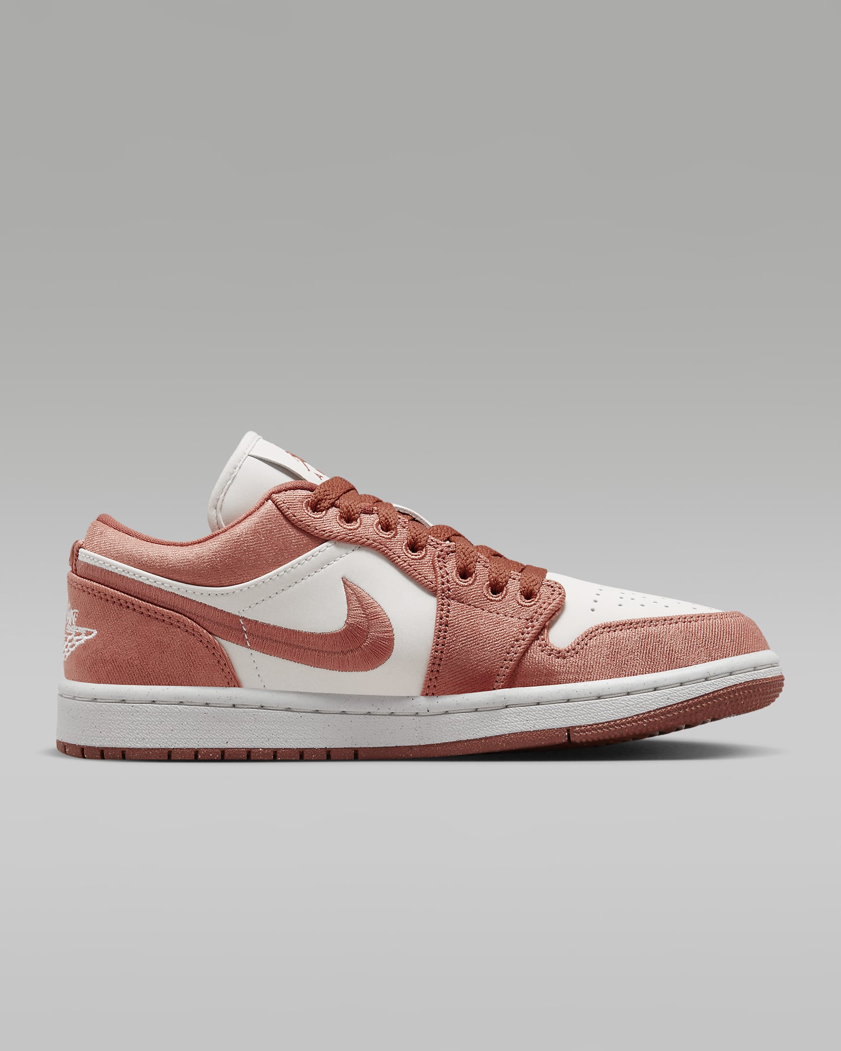 Дамски Кецове NIKE WMNS AIR JORDAN 1 LOW SE TE V12 - Ballistic-sport