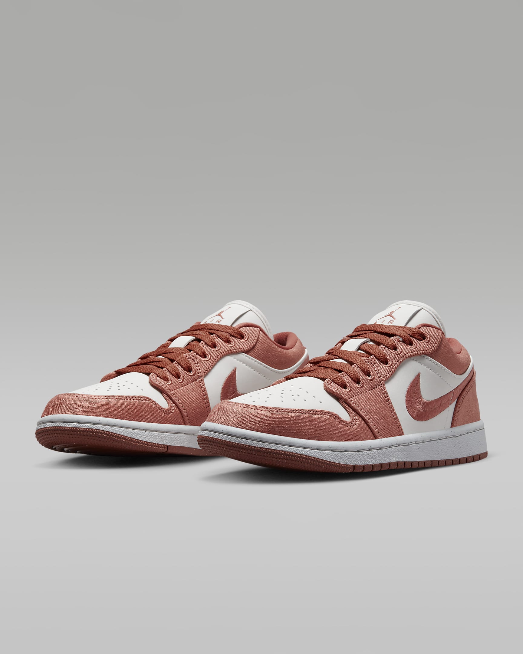 Дамски Кецове NIKE WMNS AIR JORDAN 1 LOW SE TE V12 - Ballistic-sport