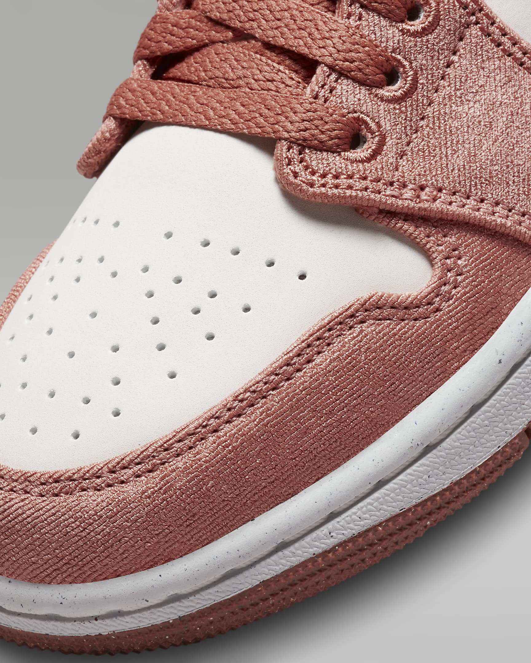 Image of Дамски Кецове NIKE WMNS AIR JORDAN 1 LOW SE TE V12 - Ballistic-sport
