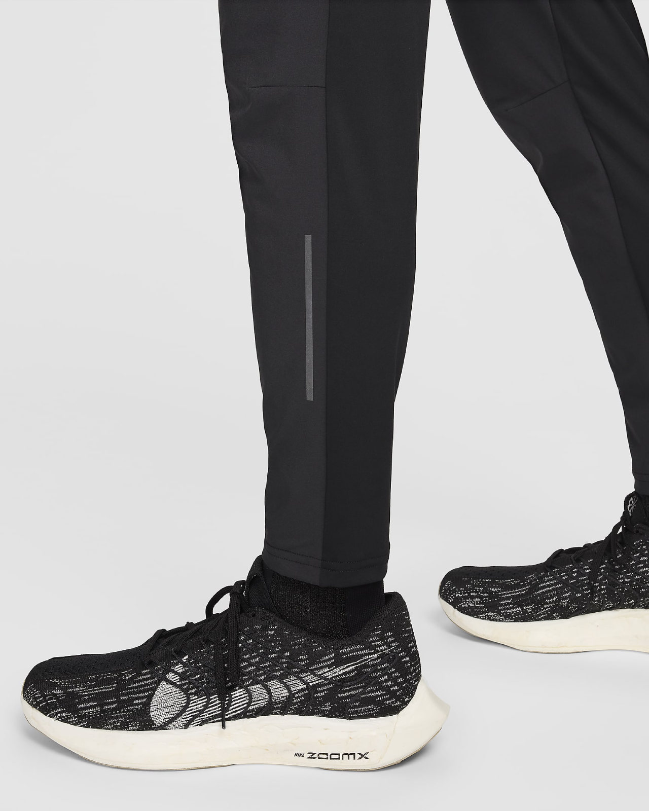 Image of Мъжки Панталон NIKE M NK DFADV LWT UV RUN DIV PANT - Ballistic-sport