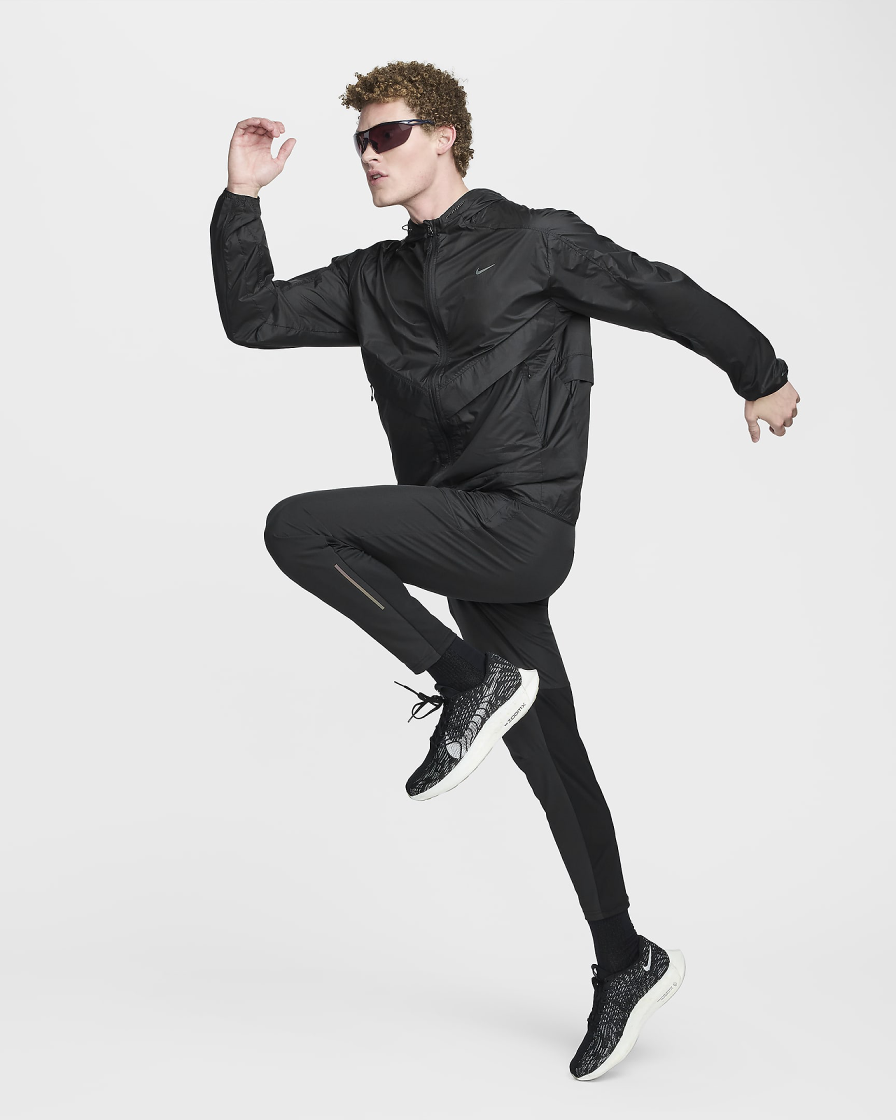 Image of Мъжки Панталон NIKE M NK DFADV LWT UV RUN DIV PANT - Ballistic-sport