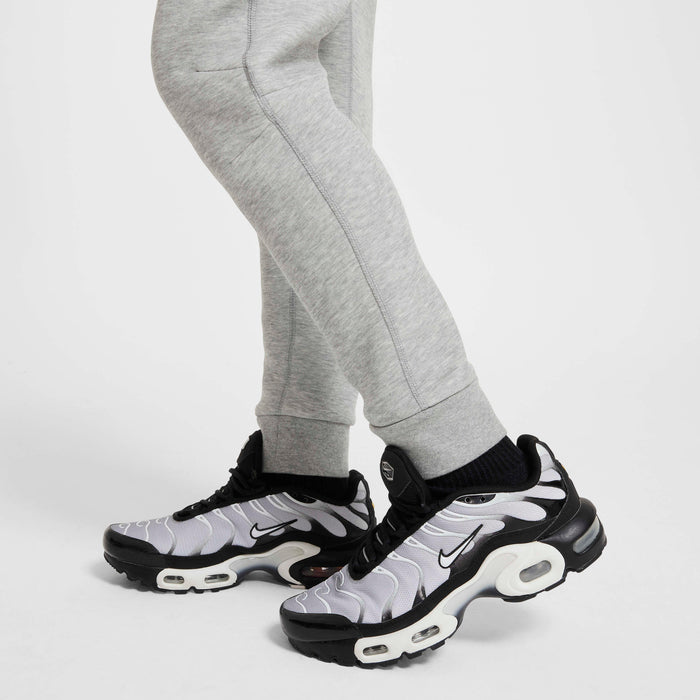 Image of Юношески Панталон NIKE FCB B NSW TECH FLC PANT - Ballistic-sport