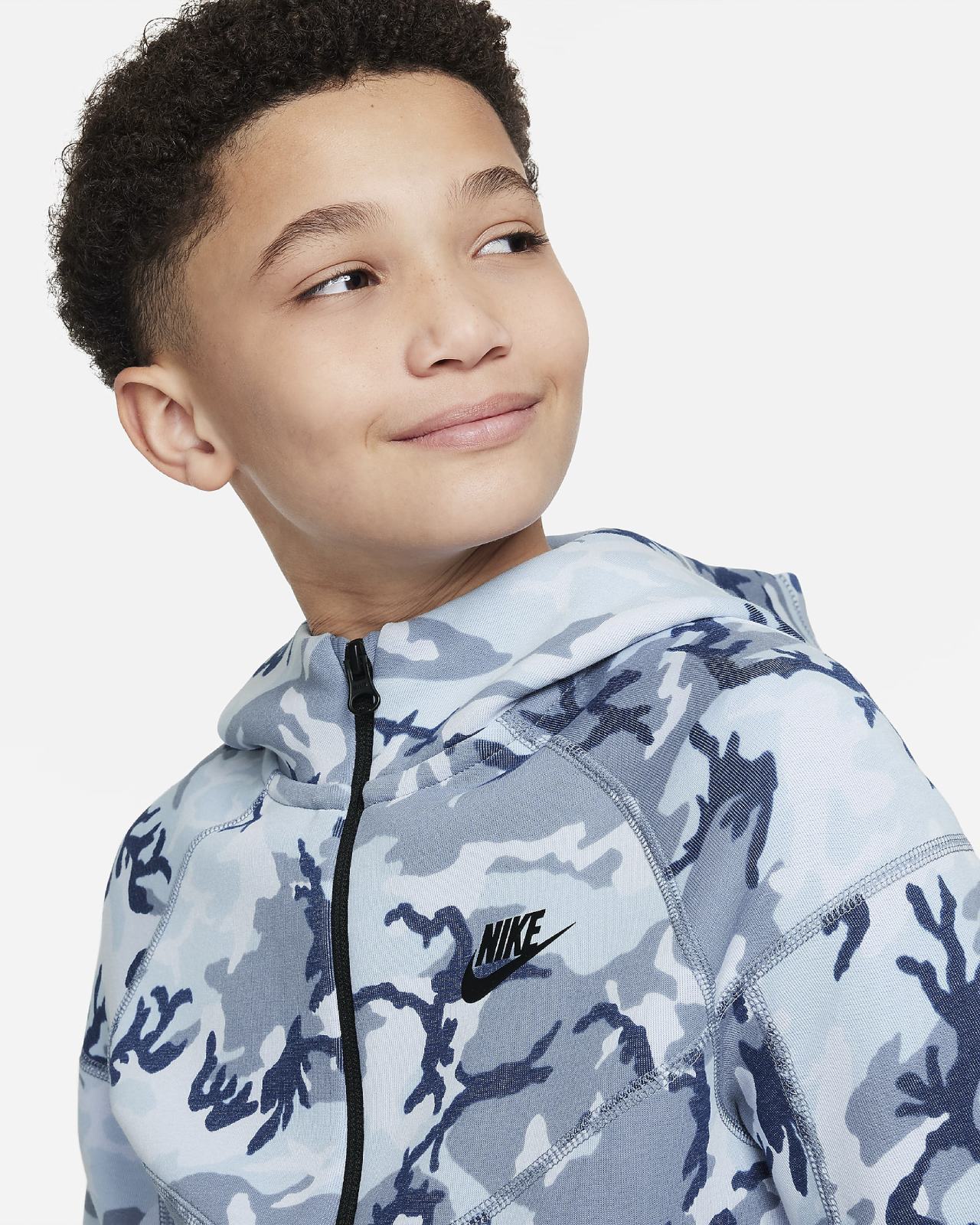 Image of Юношески Суитшърт NIKE B NSW TCH FLC CAMO TOP - Ballistic-sport