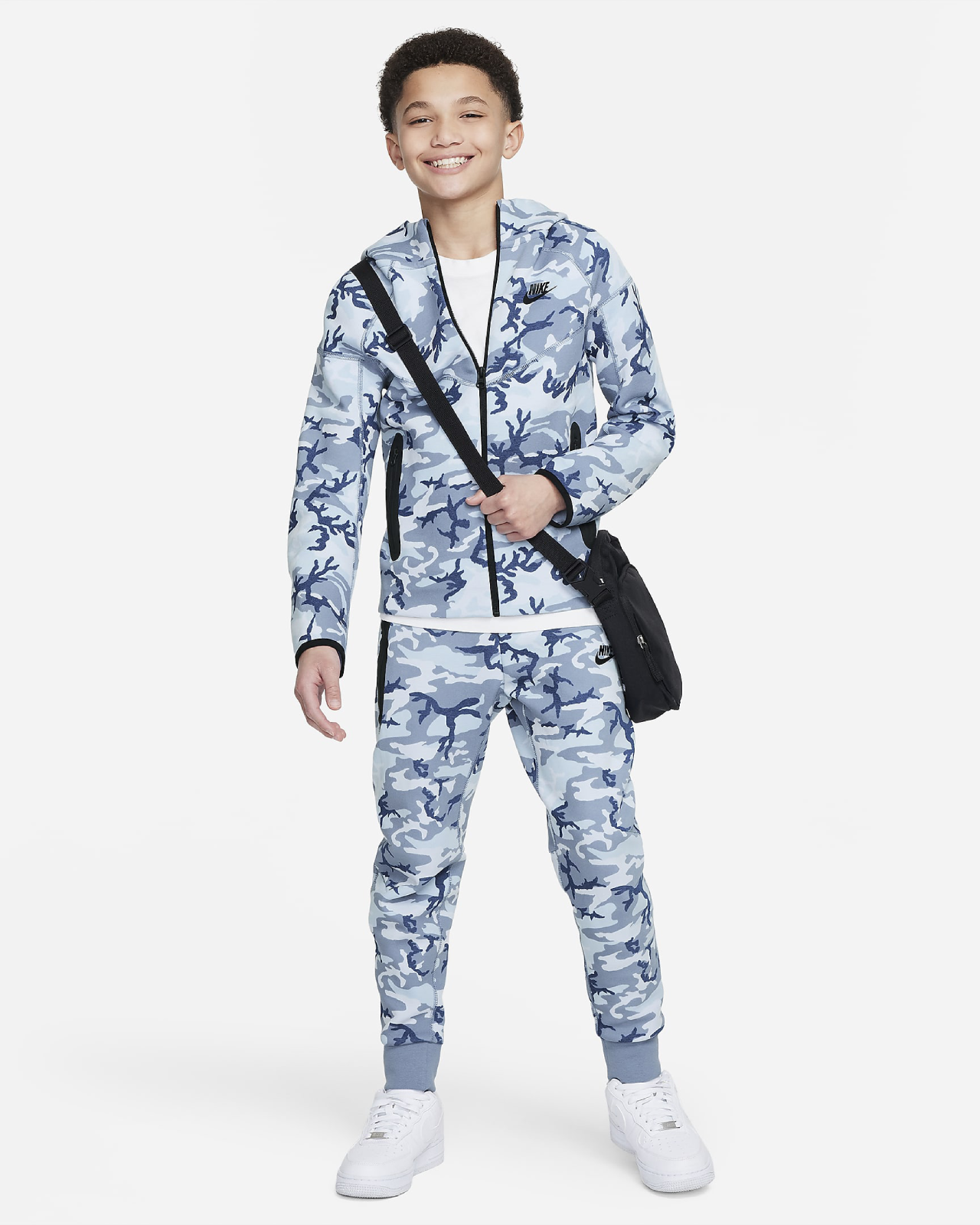 Image of Юношески Суитшърт NIKE B NSW TCH FLC CAMO TOP - Ballistic-sport
