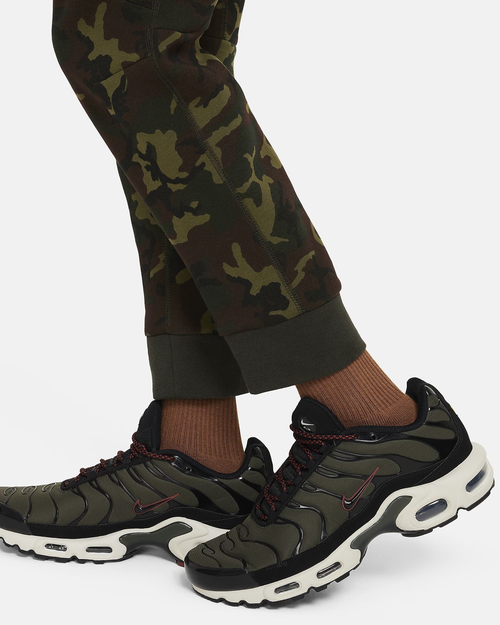 Image of Юношески Панталон NIKE B NSW TCH FLC CAMO BOTTOM - Ballistic-sport