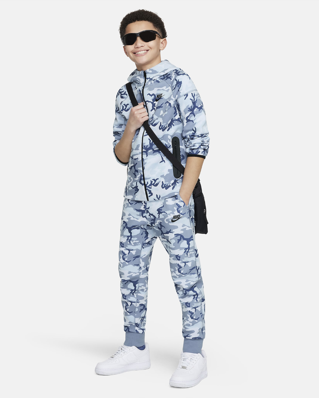 Image of Юношески Панталон NIKE B NSW TCH FLC CAMO BOTTOM - Ballistic-sport