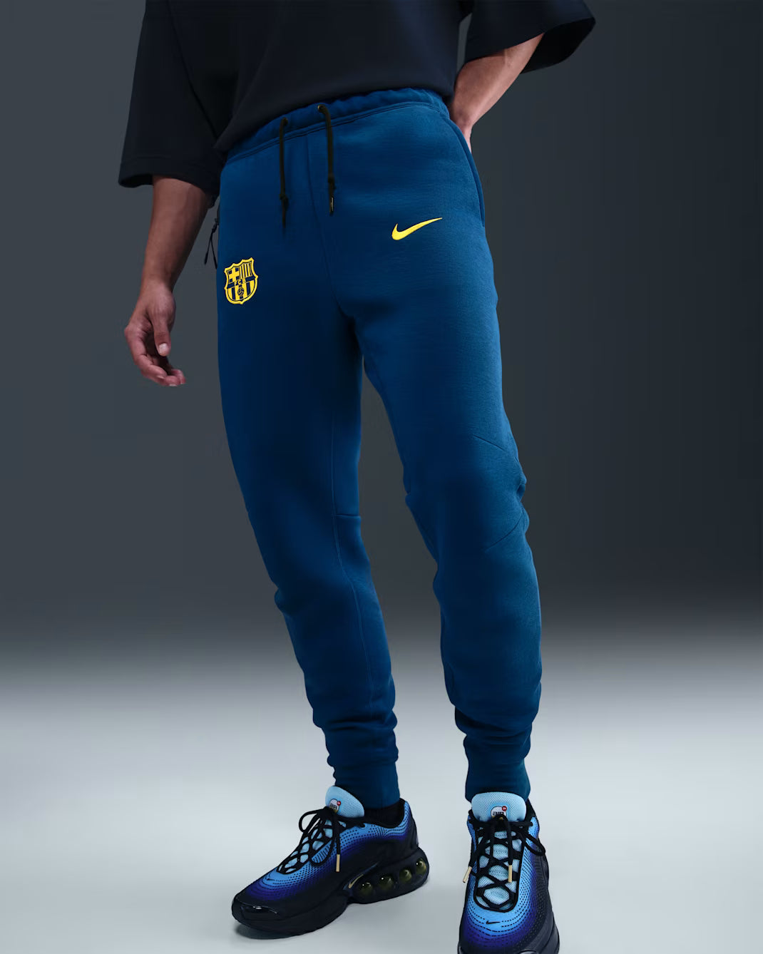 Image of Мъжки Панталон NIKE FCB MNSW TECH FLCJOGGERPANT SE -FZ1276- 431- Ballistic sport, Балистик