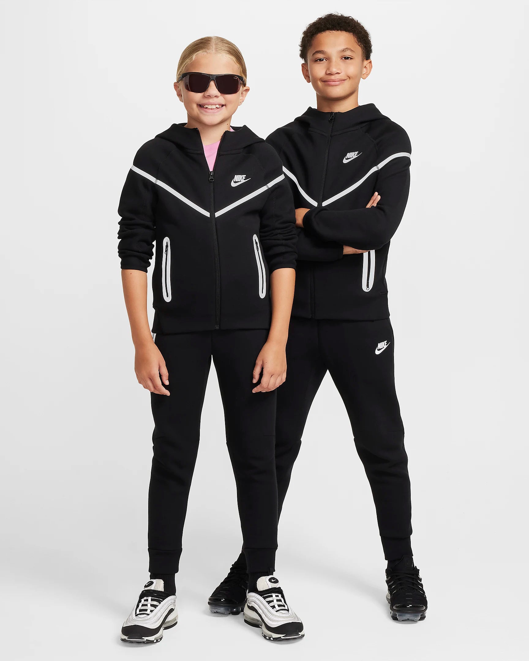 Image of Юношески Суитшърт NIKE B NSW TCH FLC SSNL TF+ WR FZ - Ballistic-sport