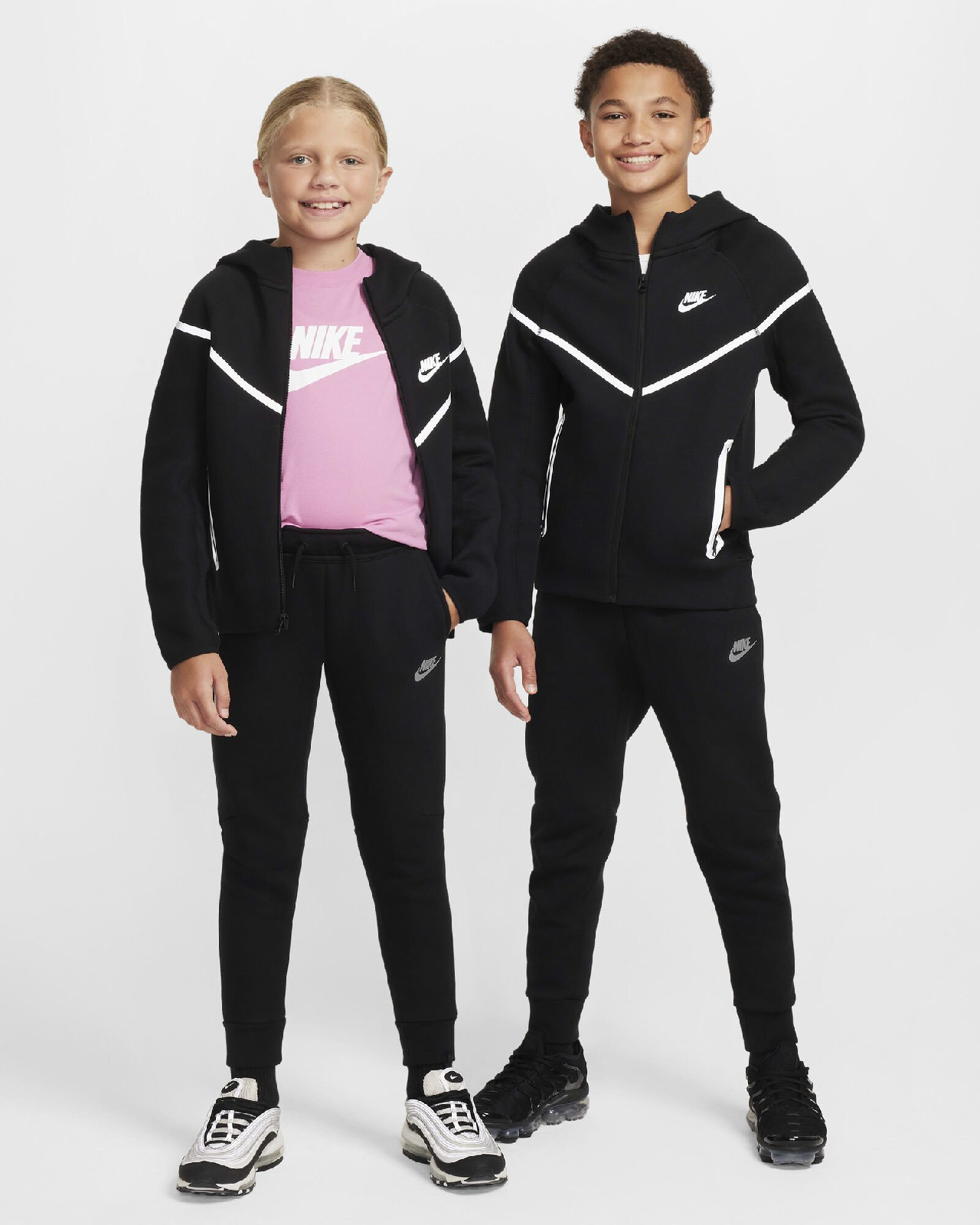 Image of Детски Панталон NIKE B NSW TCH FLC SSNL TF+ JOGGER - Ballistic-sport