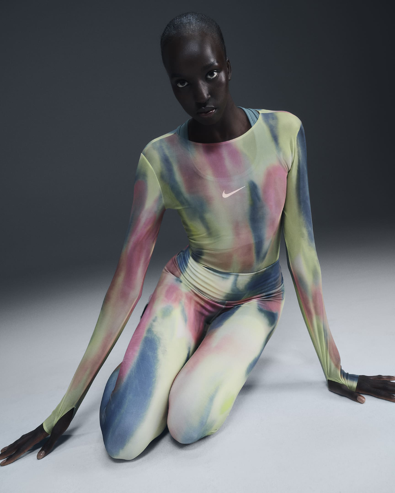 Image of Дамска Блуза  NIKE W NK DF ADY SHEER LS AOP - Ballistic-sport