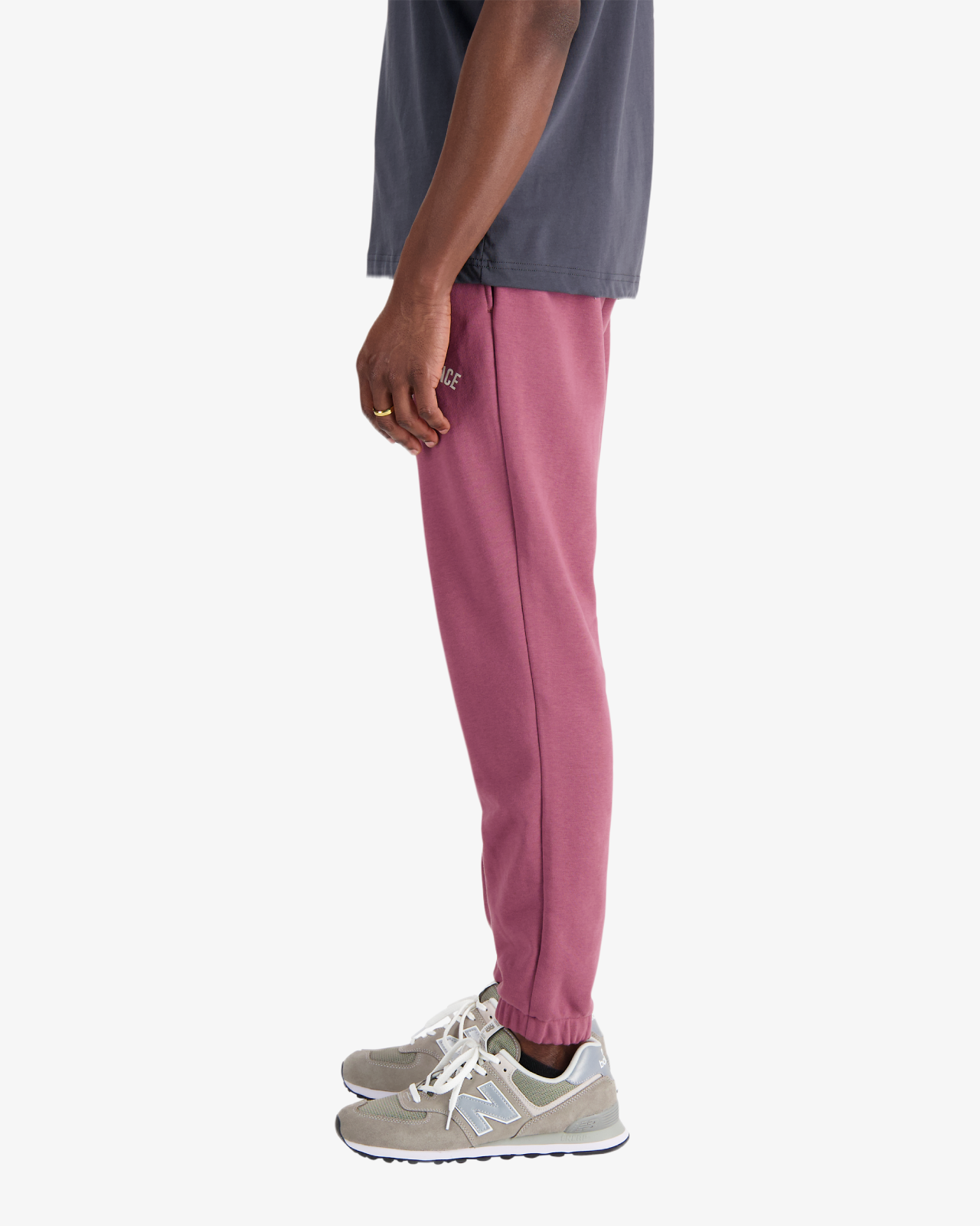 Image of Мъжки Панталон NEW BALANCE PANT ESSENTIALS VARSITY FLEECE PANT - Ballistic-sport