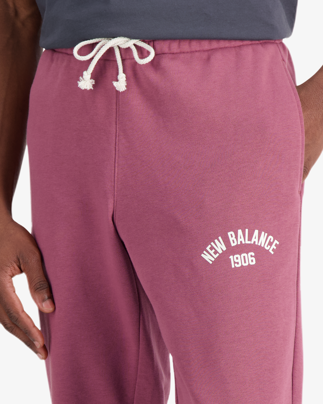 Image of Мъжки Панталон NEW BALANCE PANT ESSENTIALS VARSITY FLEECE PANT - Ballistic-sport