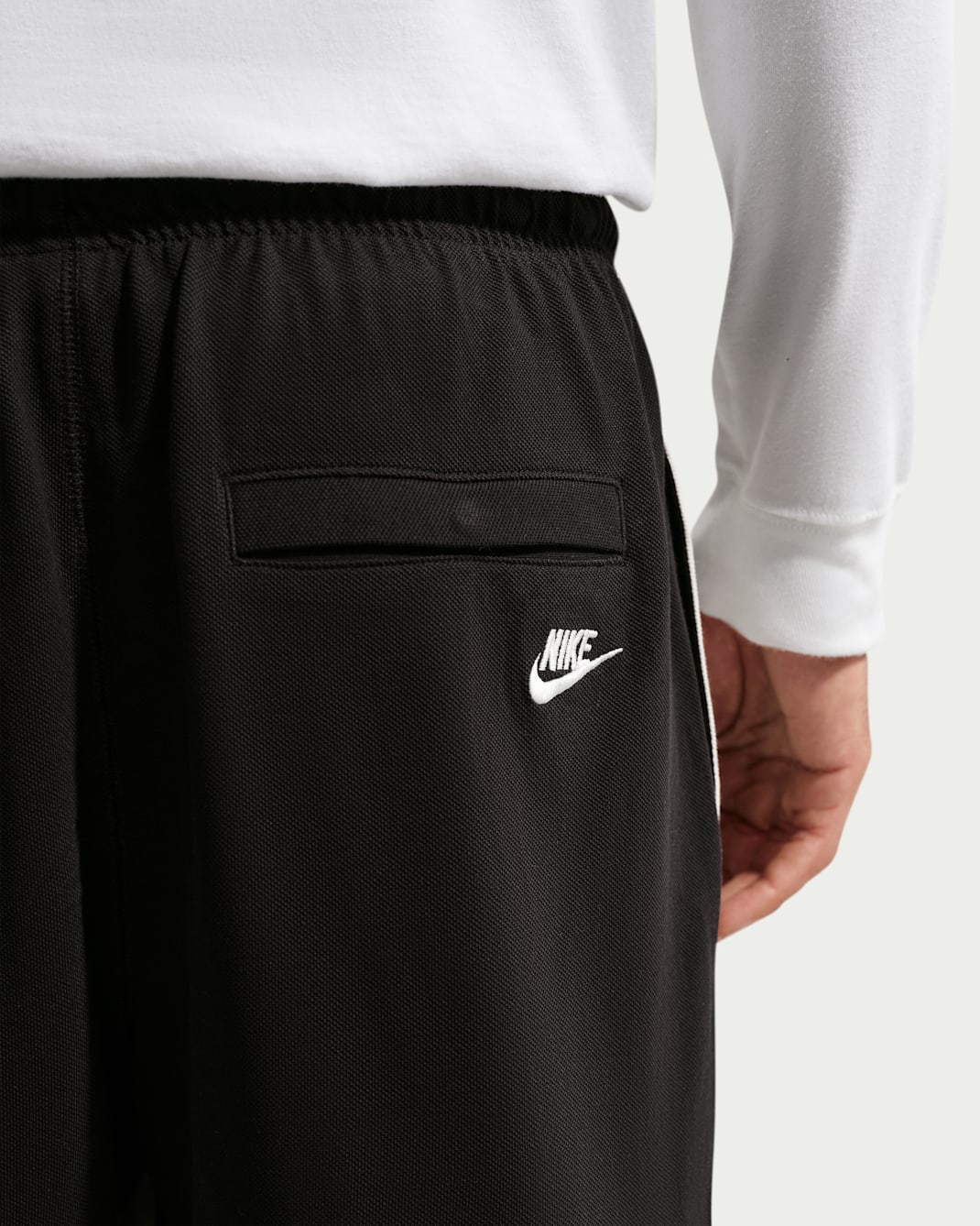 Image of Мъжки Къс панталон NIKE M NK CLUB KNIT FLW SHRT FUTBOL IF0709-010- Ballistic sport, Балистик
