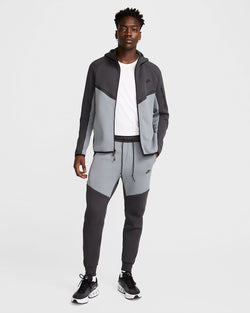 Image of Мъжки Суитшърт NIKE M NK TCH FLC WR FZ JKT