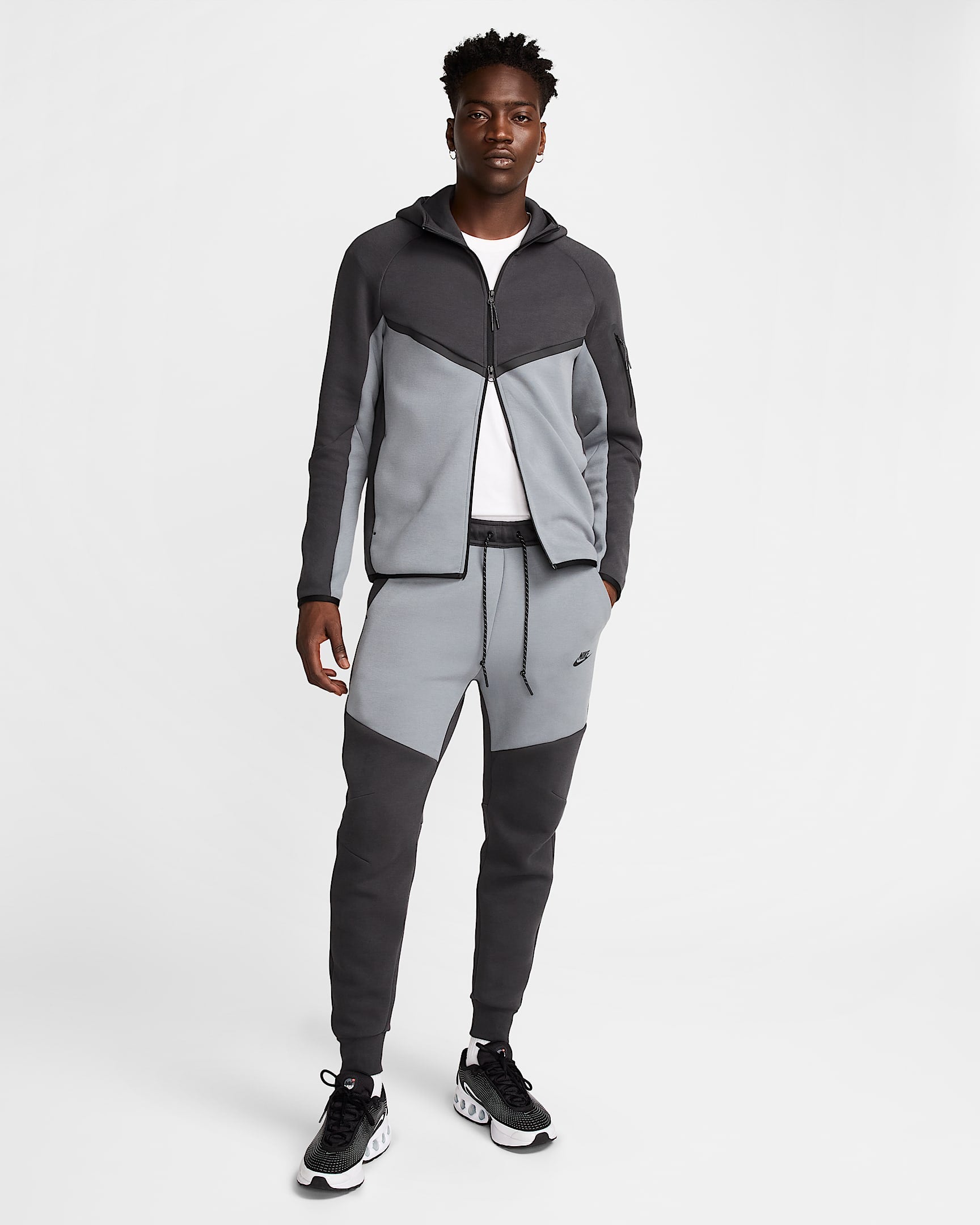 Image of Мъжки Панталон NIKE M NK TCH FLC JGGR