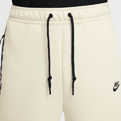 Image of Мъжки Къс панталон NIKE M NK TCH FLC SHORT