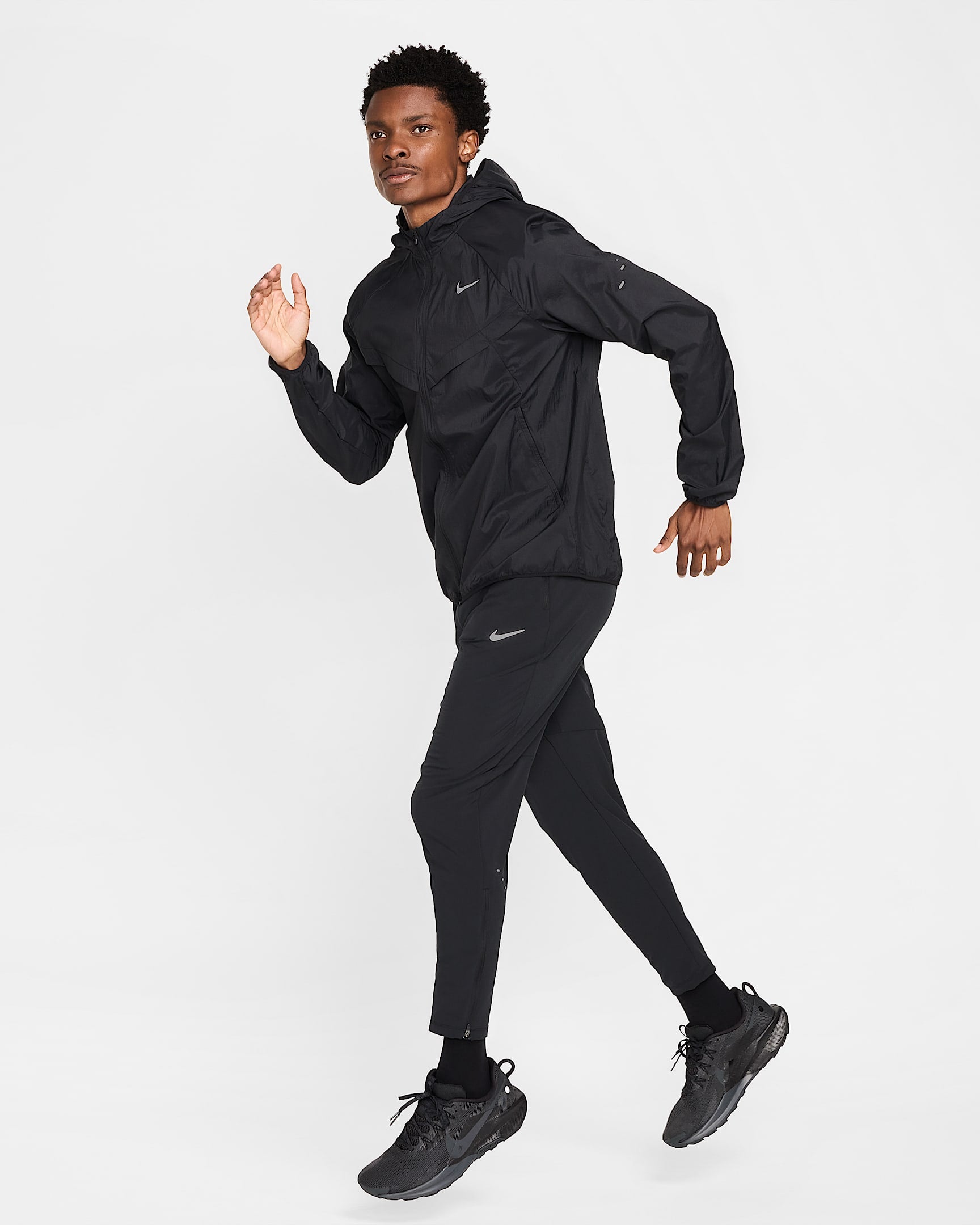 Image of Мъжко Яке NIKE M NK UV RPL STRIDE JACKET